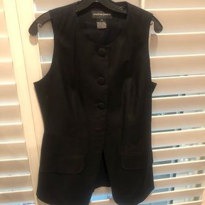 Andrea Jovine black linen sleeveless top & shorts